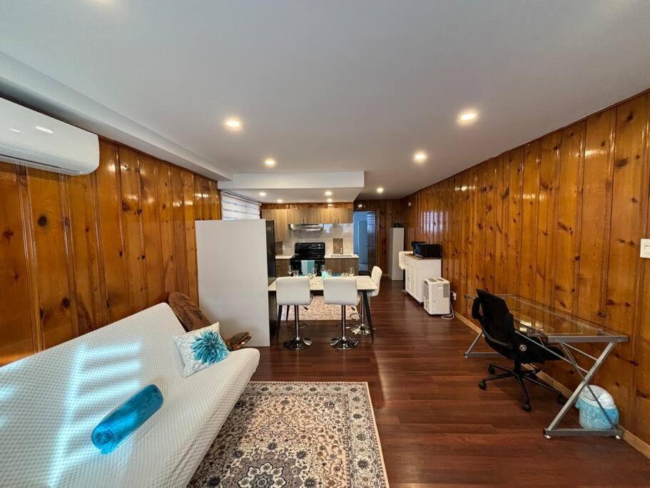 Cozy Spacious Work Friendly Lotus With Garden View High Speed Free Wi Fi And Parking Adjacent To Downtown Montreal Bagian luar foto