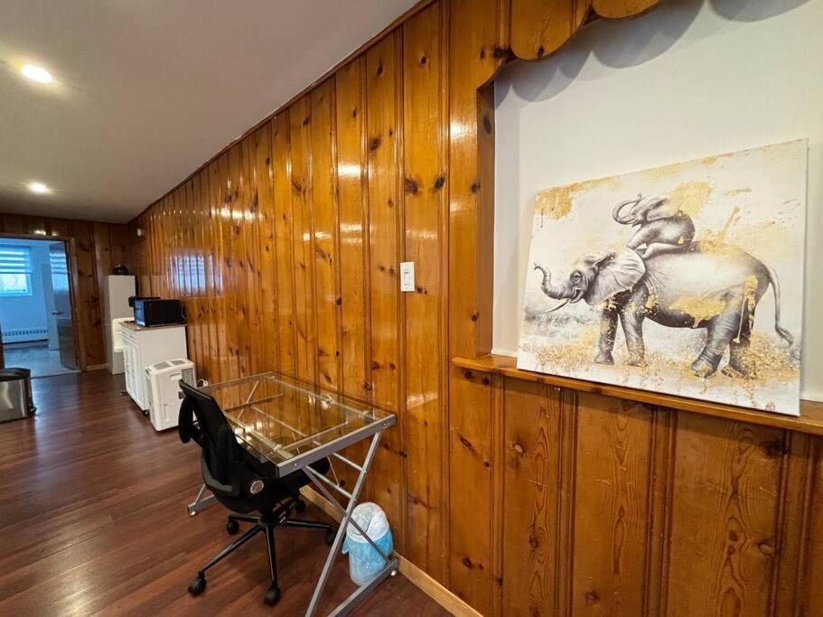 Cozy Spacious Work Friendly Lotus With Garden View High Speed Free Wi Fi And Parking Adjacent To Downtown Montreal Bagian luar foto